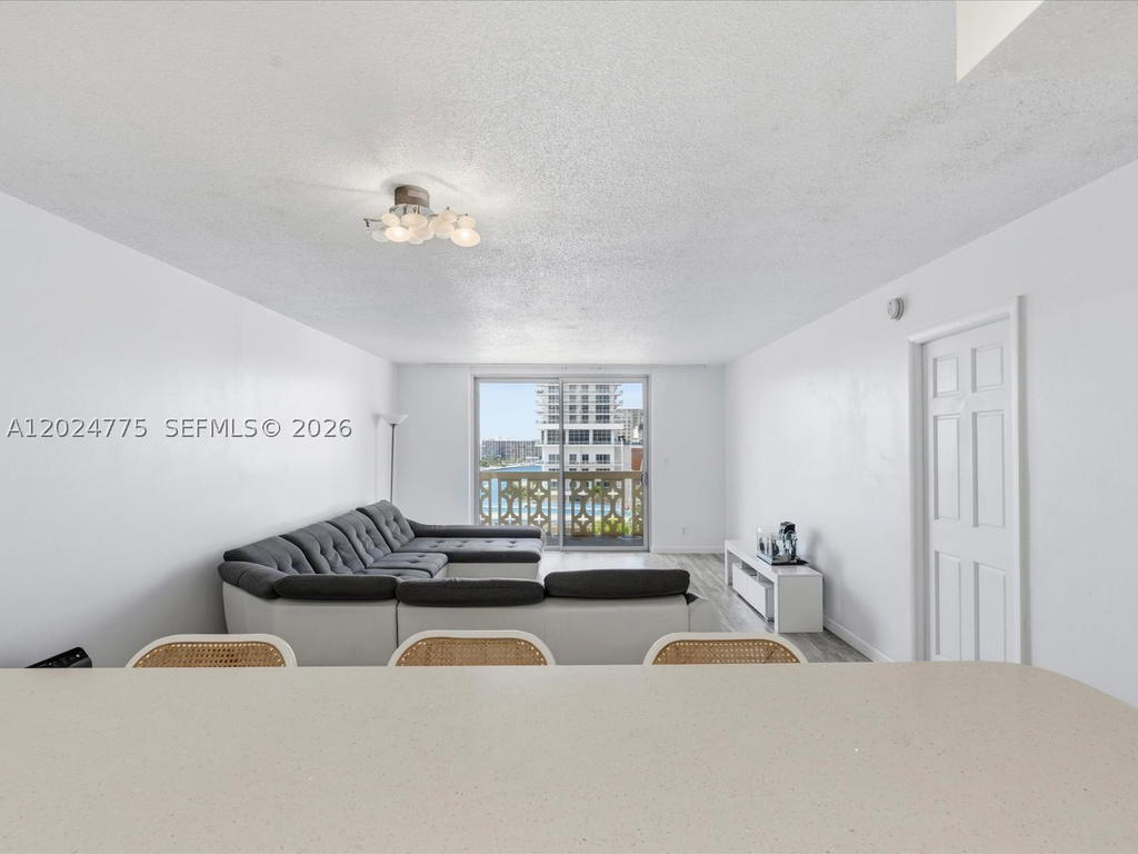 Real estate property located at 1817 Ocean Dr #918, Broward, Imperial Towers Condo, Hallandale Beach, FL