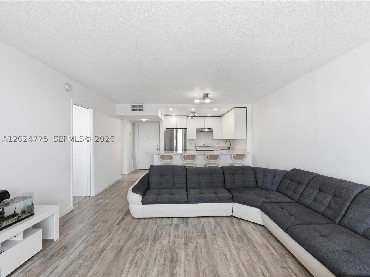 Real estate property located at 1817 Ocean Dr #918, Broward, Imperial Towers Condo, Hallandale Beach, FL