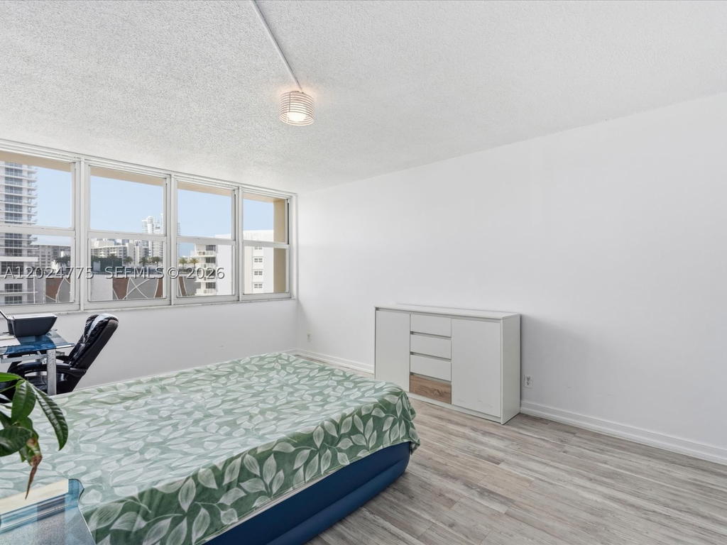 Real estate property located at 1817 Ocean Dr #918, Broward, Imperial Towers Condo, Hallandale Beach, FL