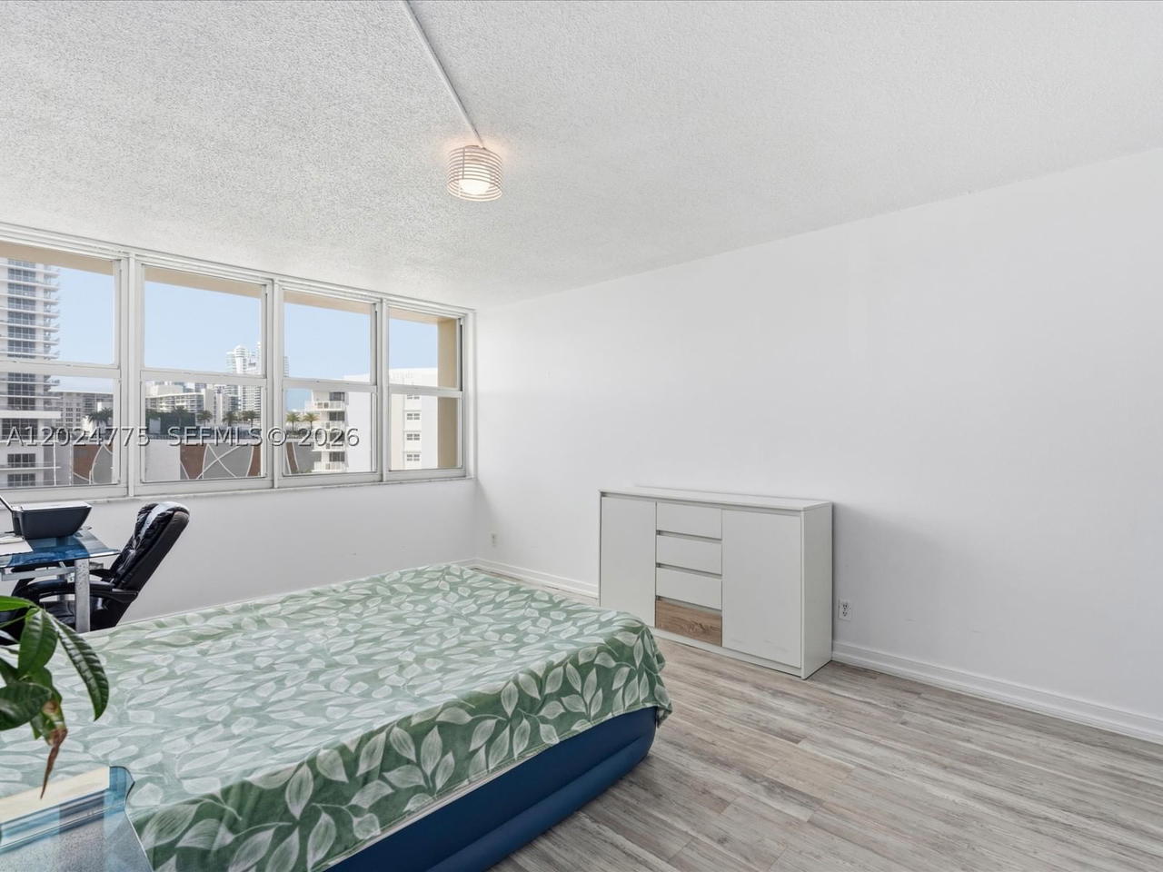 Real estate property located at 1817 Ocean Dr #918, Broward, Imperial Towers Condo, Hallandale Beach, FL