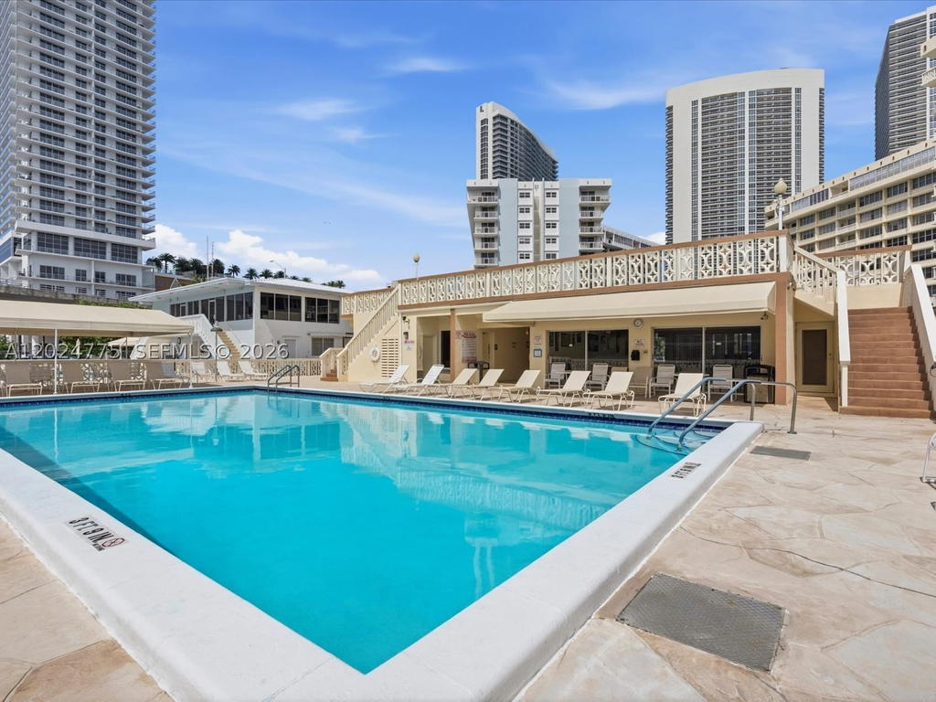 Real estate property located at 1817 Ocean Dr #918, Broward, Imperial Towers Condo, Hallandale Beach, FL