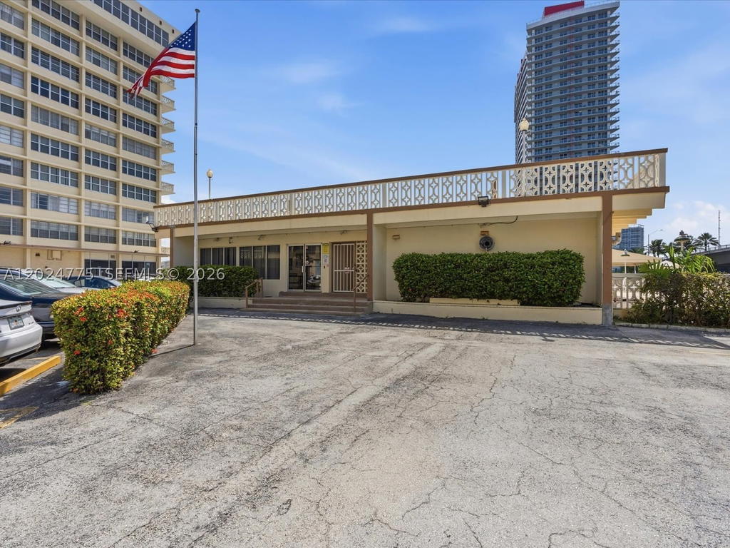 Real estate property located at 1817 Ocean Dr #918, Broward, Imperial Towers Condo, Hallandale Beach, FL