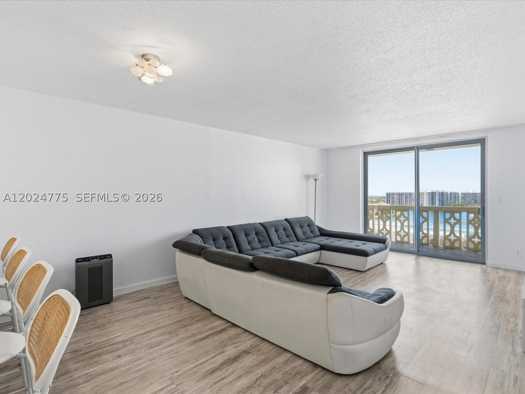 Real estate property located at 1817 Ocean Dr #918, Broward, Imperial Towers Condo, Hallandale Beach, FL