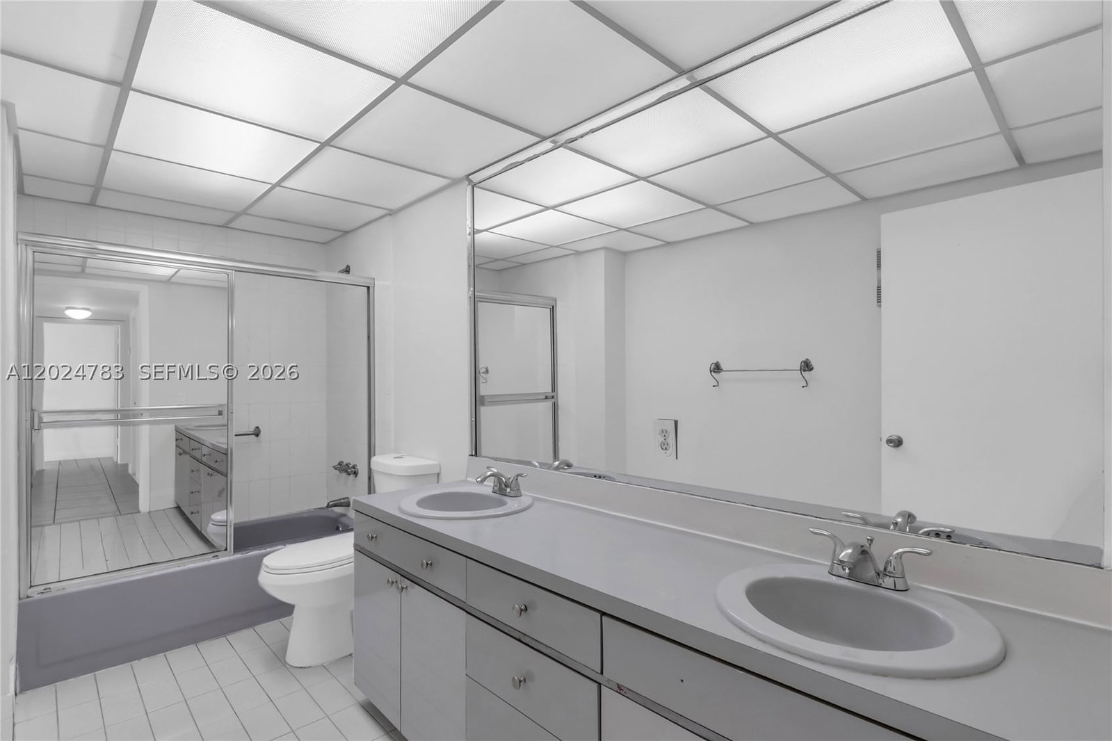 Real estate property located at 13951 Kendale Lakes Cir #208A, Miami-dade, Towers Of Kendale Lakes C, Miami, FL