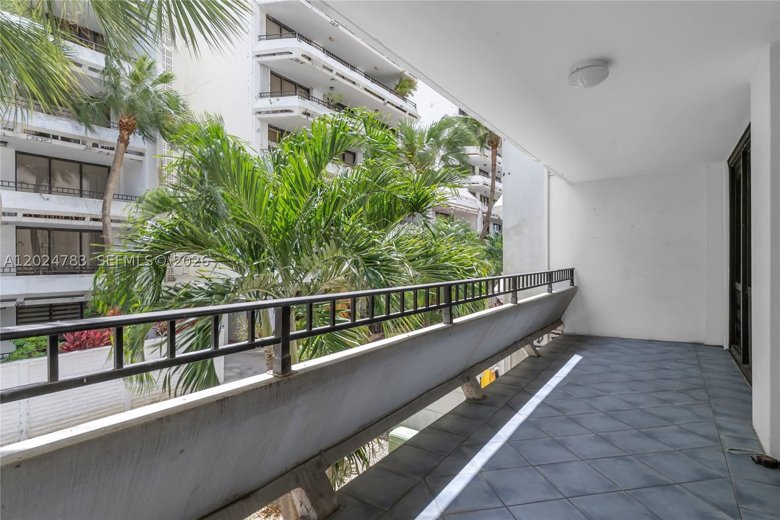 Real estate property located at 13951 Kendale Lakes Cir #208A, Miami-dade, Towers Of Kendale Lakes C, Miami, FL