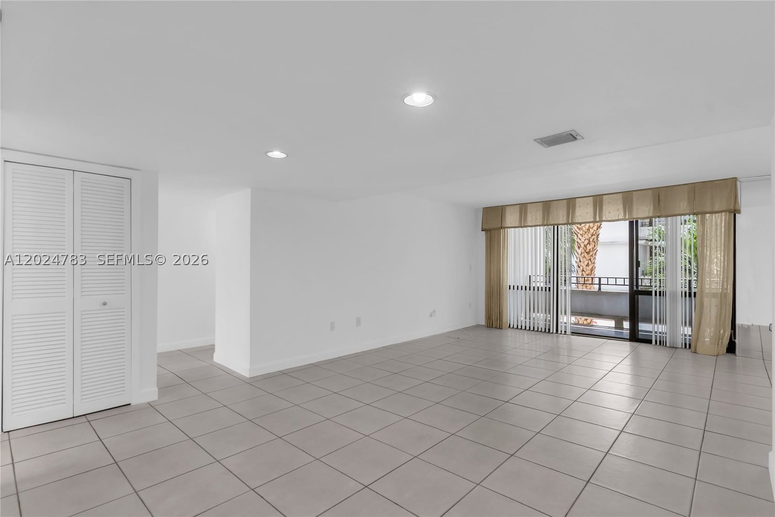 Real estate property located at 13951 Kendale Lakes Cir #208A, Miami-dade, Towers Of Kendale Lakes C, Miami, FL