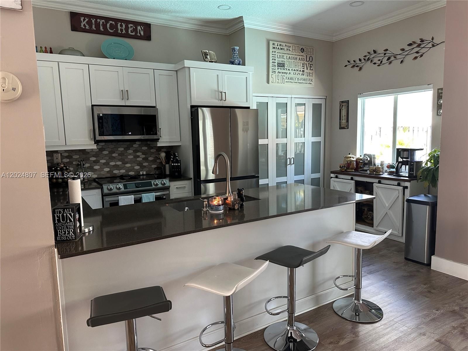 Real estate property located at 14127 161st Pl, Miami-dade, Fantasy Reef, Miami, FL