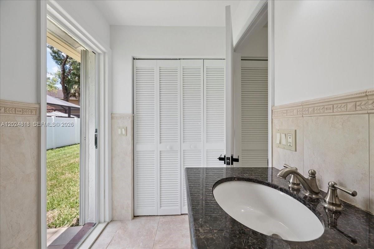 Real estate property located at 6508 54th Ct, Broward, Boulevard Forest, Lauderhill, FL