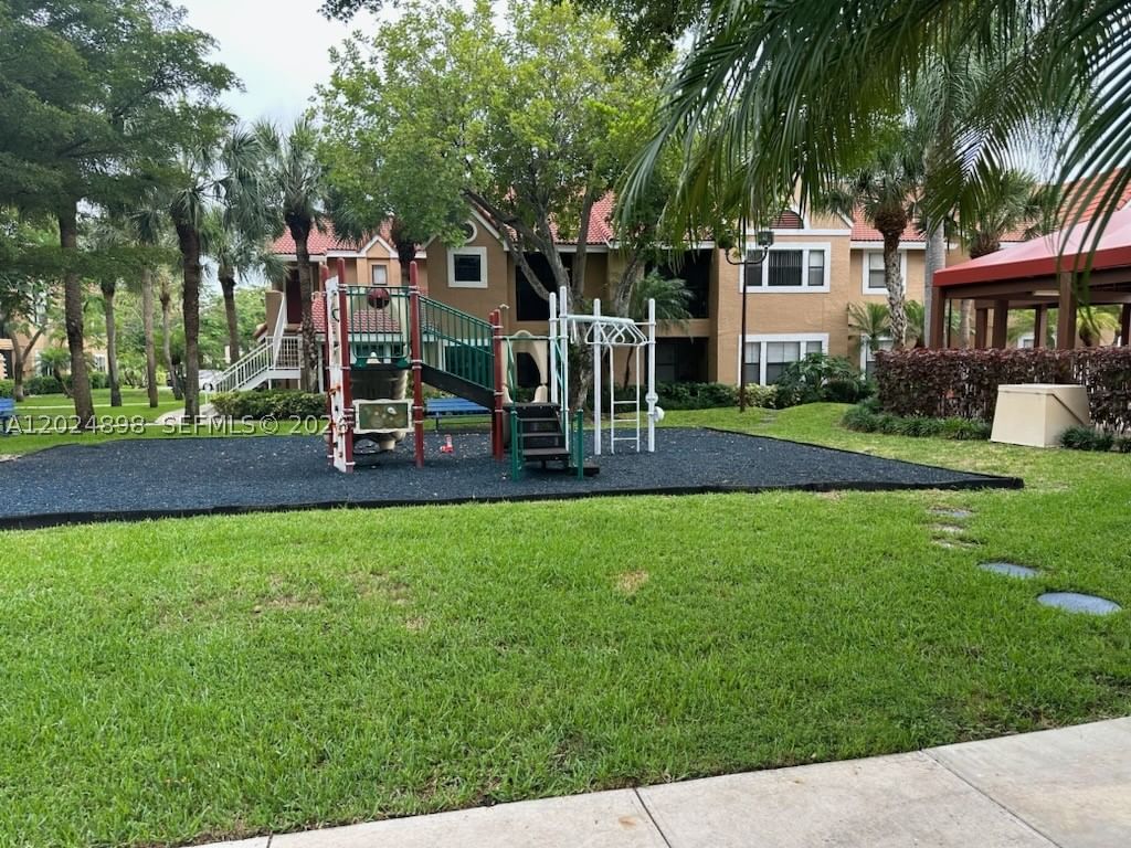 Real estate property located at 15560 104th Ter #614, Miami-dade, Biscayne Beach Club Condo, Miami, FL