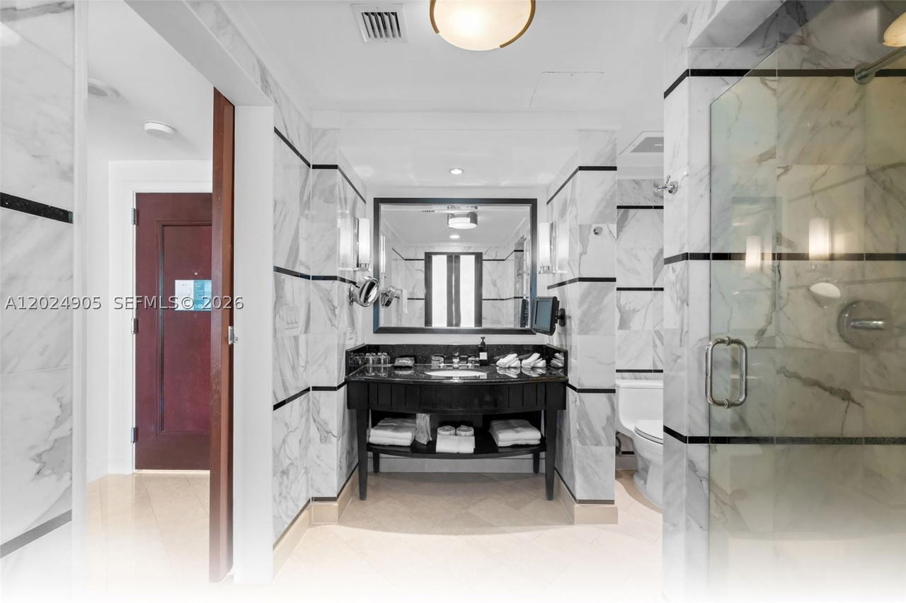 Real estate property located at 4391 Collins Ave #1001, Miami-dade, Fontainebleau Iii Ocean C, Miami Beach, FL