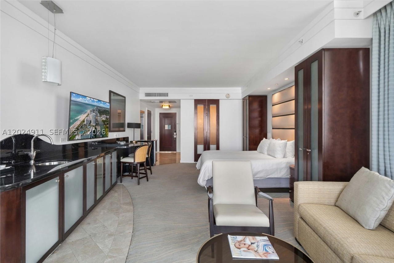 Real estate property located at 4391 Collins Ave #1002, Miami-dade, Fontainebleau Iii Ocean C, Miami Beach, FL