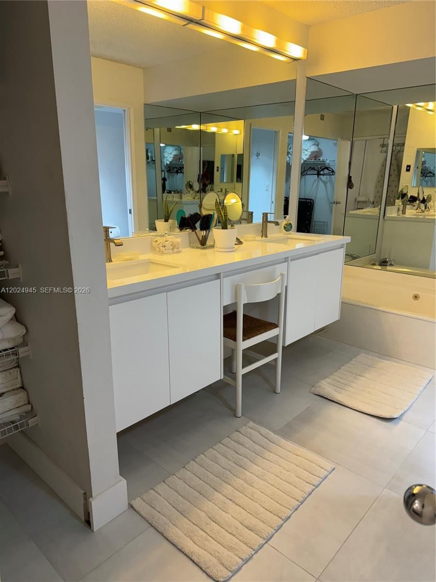 Real estate property located at 3600 Mystic Pointe Dr #208, Miami-dade, Mystic Pointe Condo No On, Aventura, FL