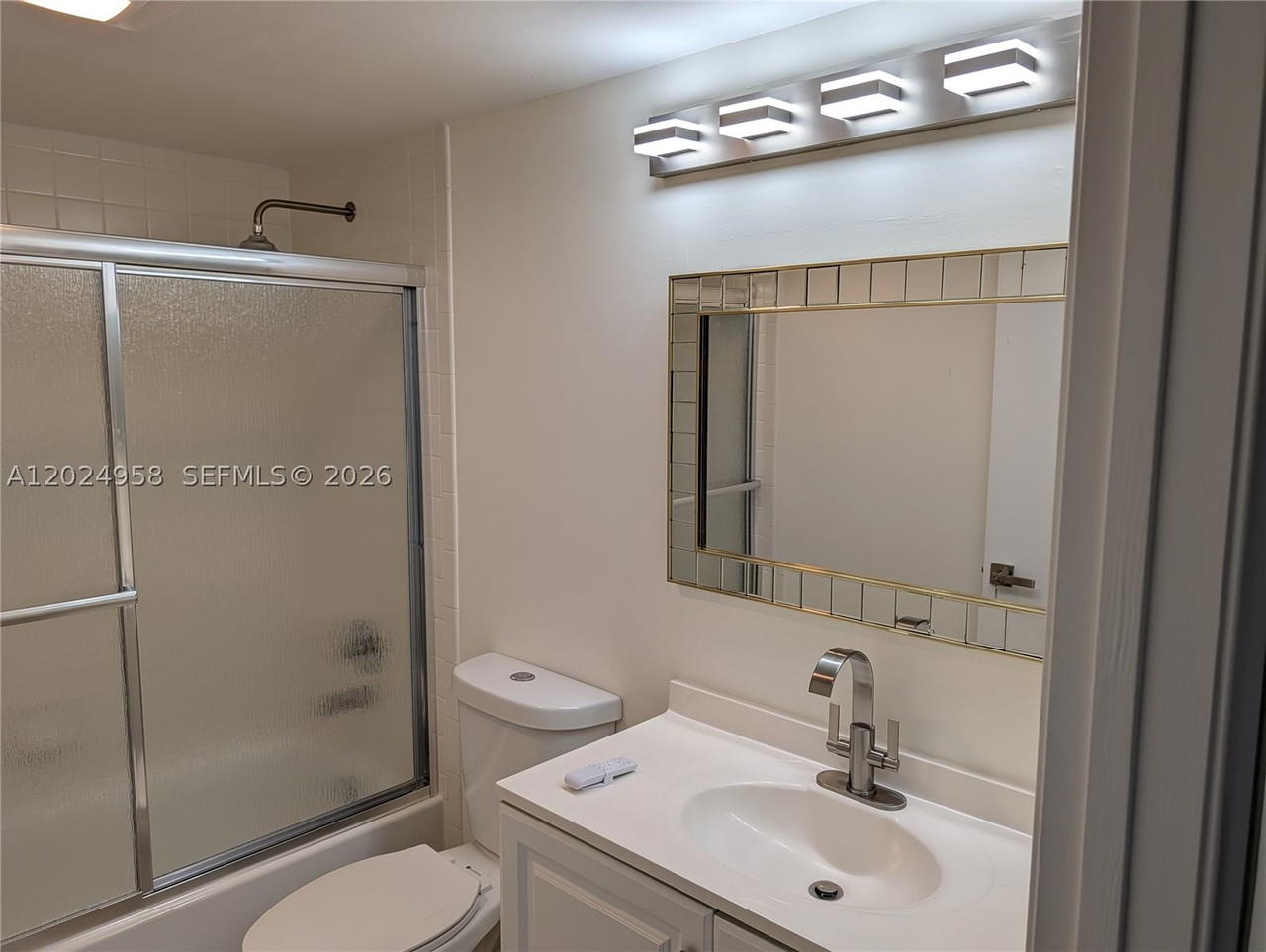 Real estate property located at 1400 124th Ter #109Q, Broward, Cambridge At Century Vill, Pembroke Pines, FL