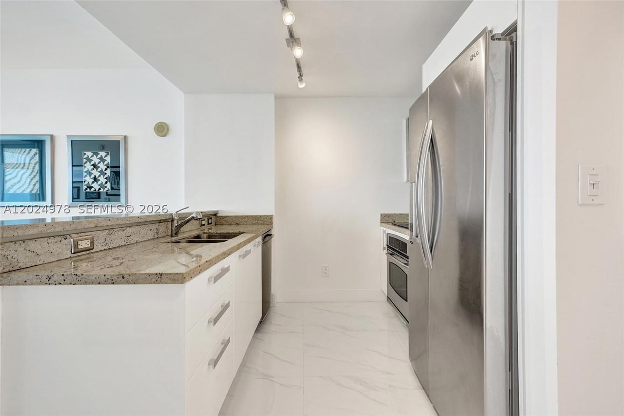 Real estate property located at 601 36th St #1508, Miami-dade, Blue Condo, Miami, FL