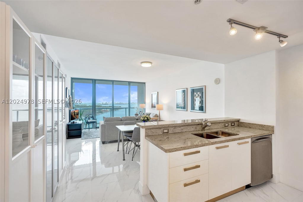 Real estate property located at 601 36th St #1508, Miami-dade, Blue Condo, Miami, FL