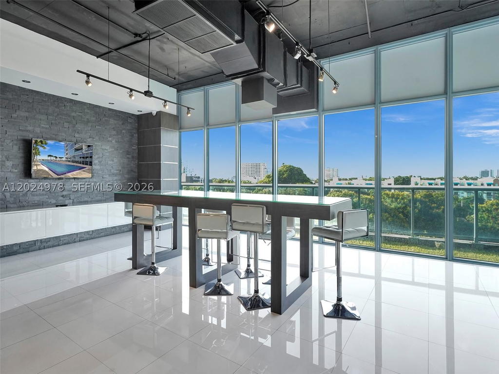 Real estate property located at 601 36th St #1508, Miami-dade, Blue Condo, Miami, FL