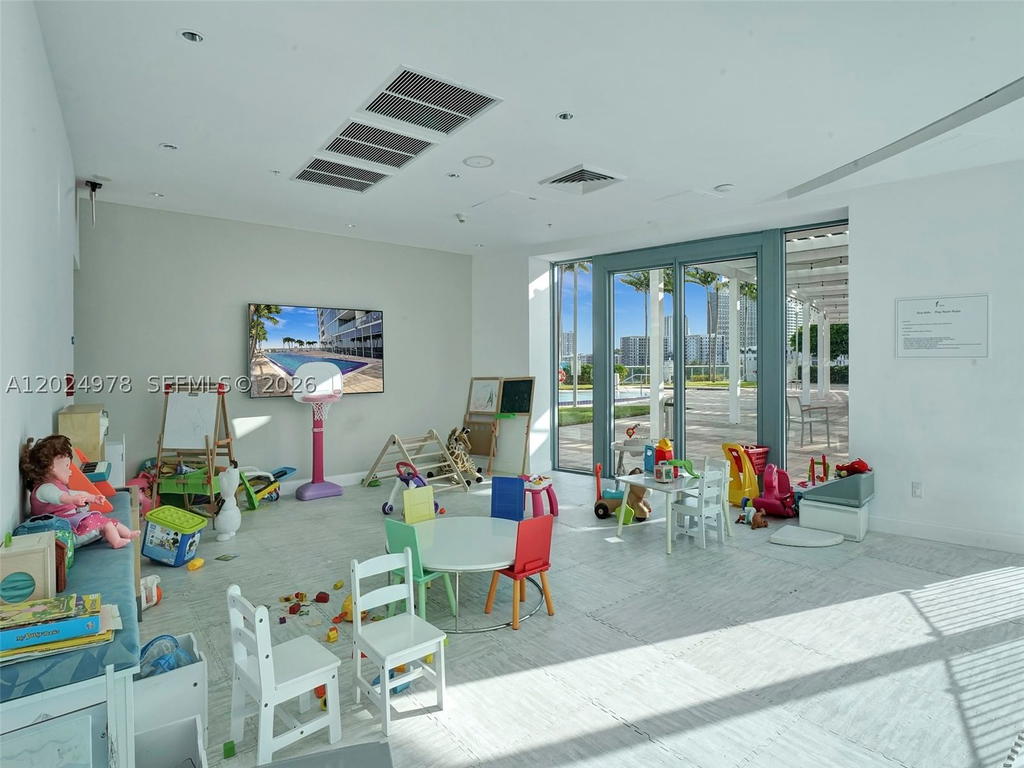 Real estate property located at 601 36th St #1508, Miami-dade, Blue Condo, Miami, FL
