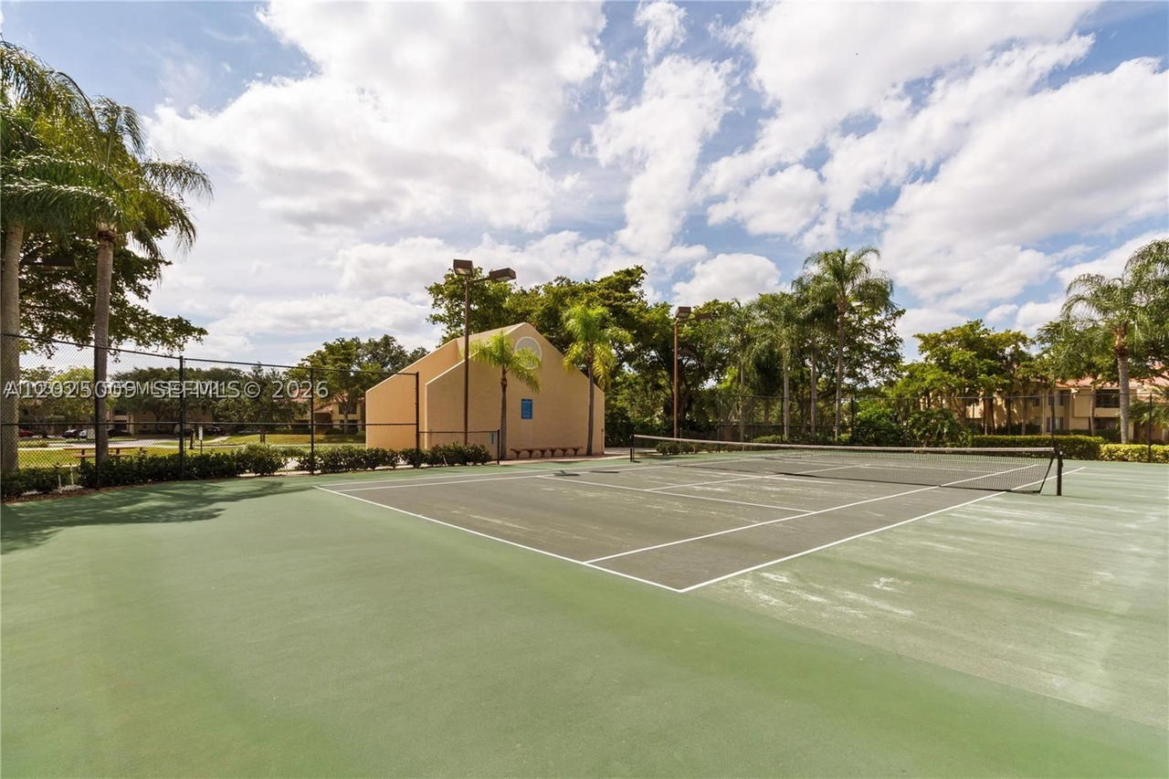 Real estate property located at 951 Lyons Rd #6206, Broward, Coco Parc Condo, Coconut Creek, FL