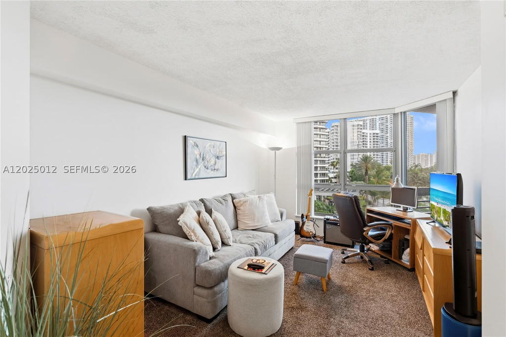 Real estate property located at 19195 36th Ct #502, Miami-dade, Mystic Pointe Condo No Tw, Aventura, FL