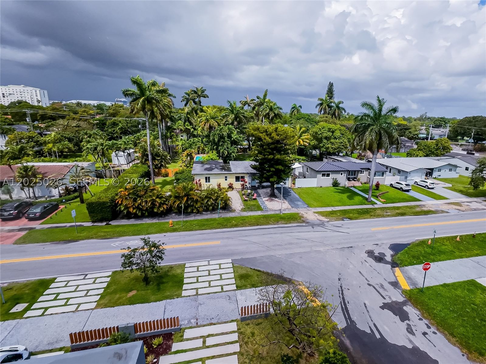 Real estate property located at 548 East Dr, Miami-dade, Country Club Estates Sec, Miami Springs, FL