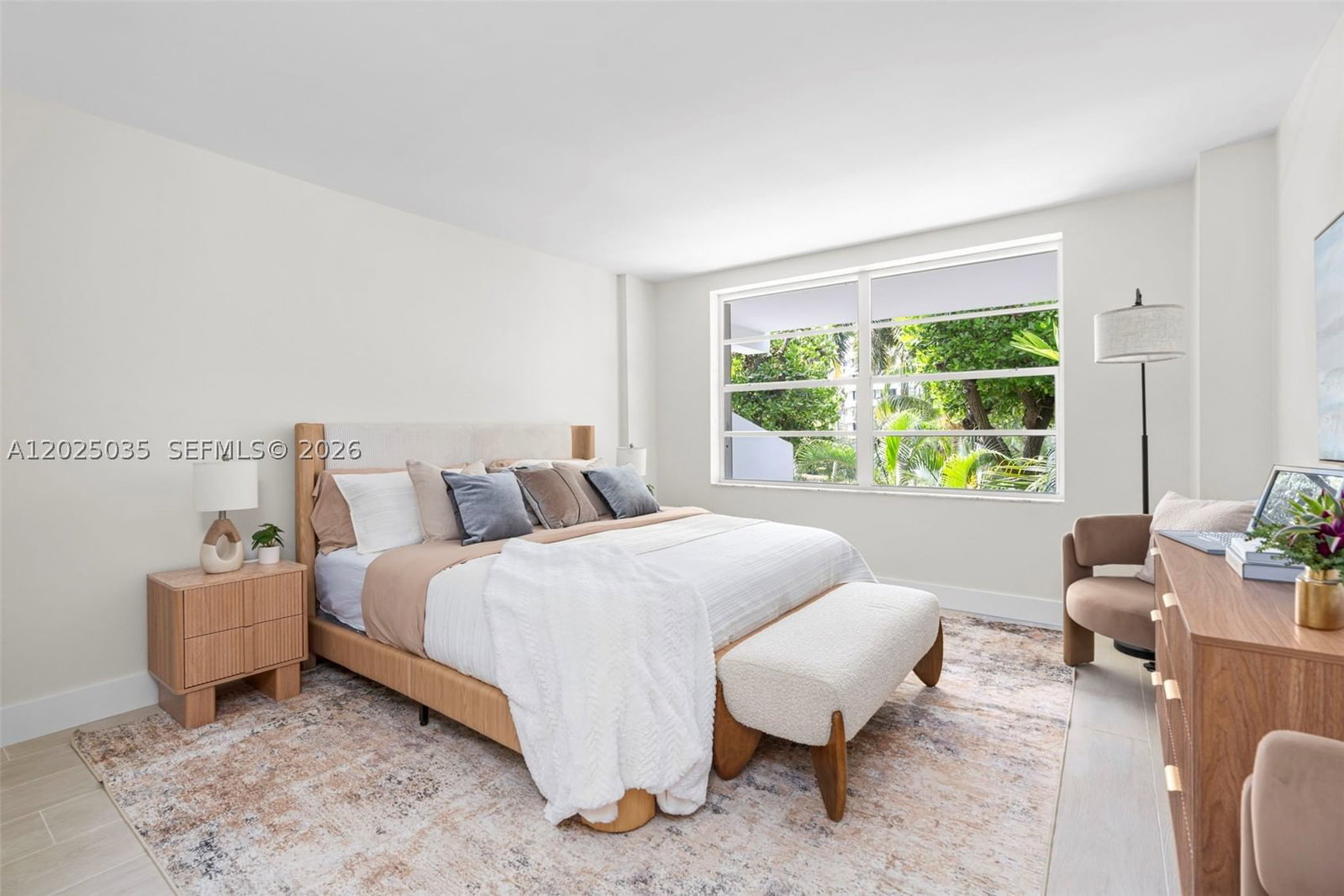 Real estate property located at 155 Ocean Lane Dr #205, Miami-dade, Commodore Club West Condo, Key Biscayne, FL