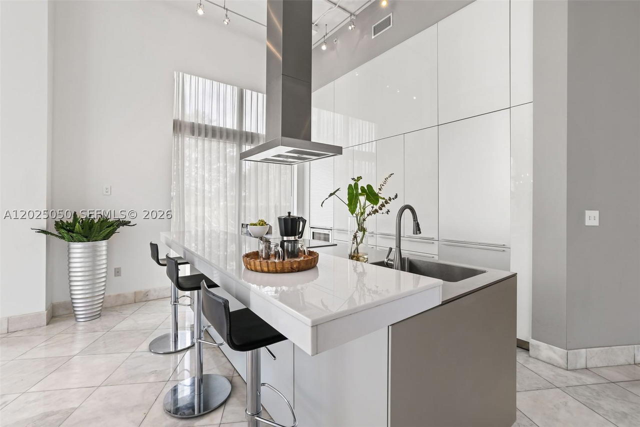 Real estate property located at 2001 Meridian Ave #101, Miami-dade, The Meridian Condo, Miami Beach, FL