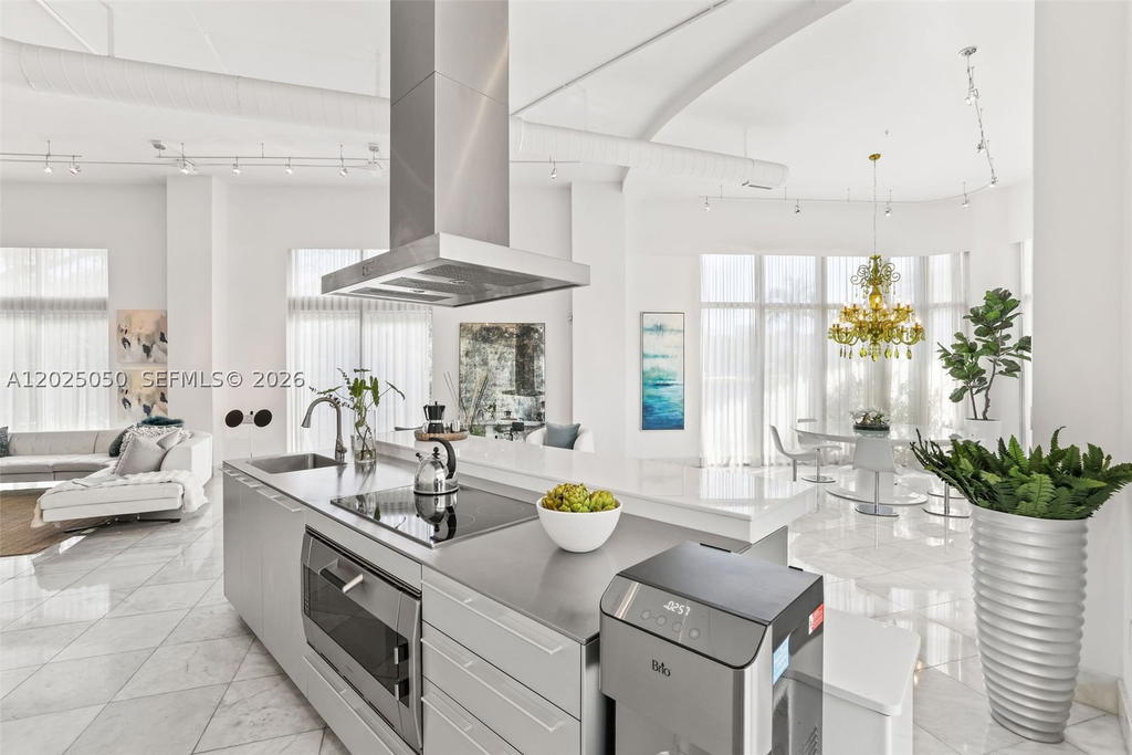 Real estate property located at 2001 Meridian Ave #101, Miami-dade, The Meridian Condo, Miami Beach, FL