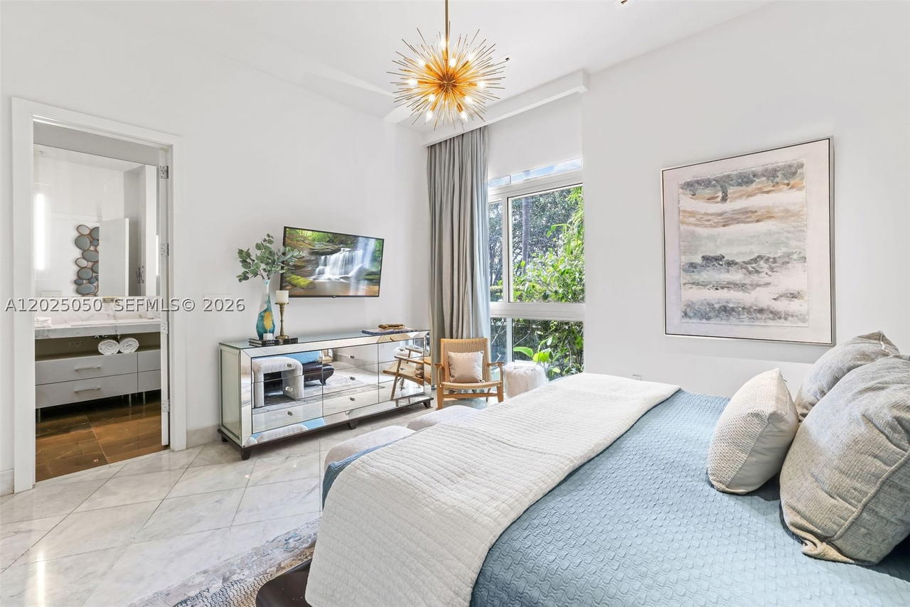 Real estate property located at 2001 Meridian Ave #101, Miami-dade, The Meridian Condo, Miami Beach, FL