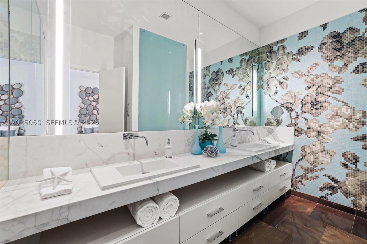 Real estate property located at 2001 Meridian Ave #101, Miami-dade, The Meridian Condo, Miami Beach, FL