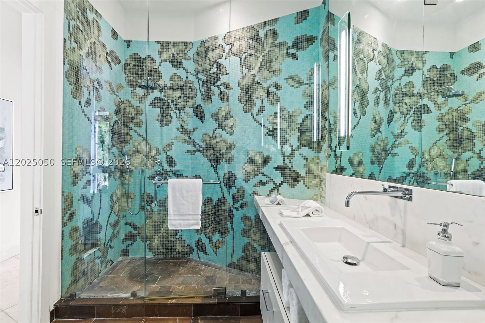 Real estate property located at 2001 Meridian Ave #101, Miami-dade, The Meridian Condo, Miami Beach, FL