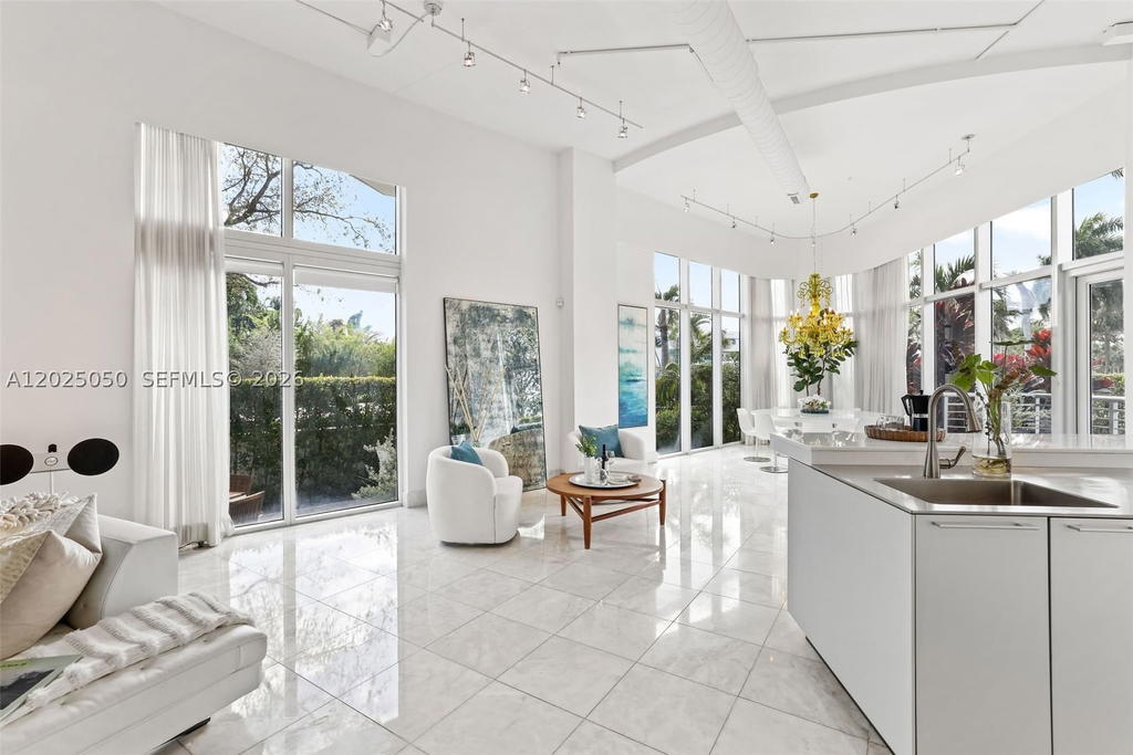 Real estate property located at 2001 Meridian Ave #101, Miami-dade, The Meridian Condo, Miami Beach, FL