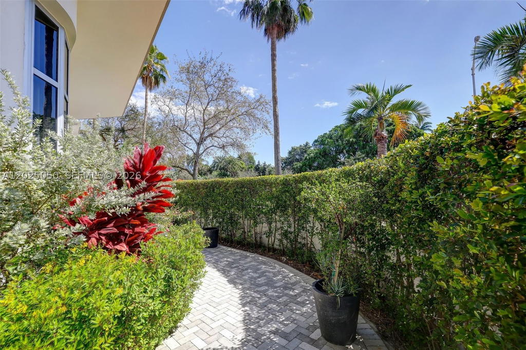 Real estate property located at 2001 Meridian Ave #101, Miami-dade, The Meridian Condo, Miami Beach, FL