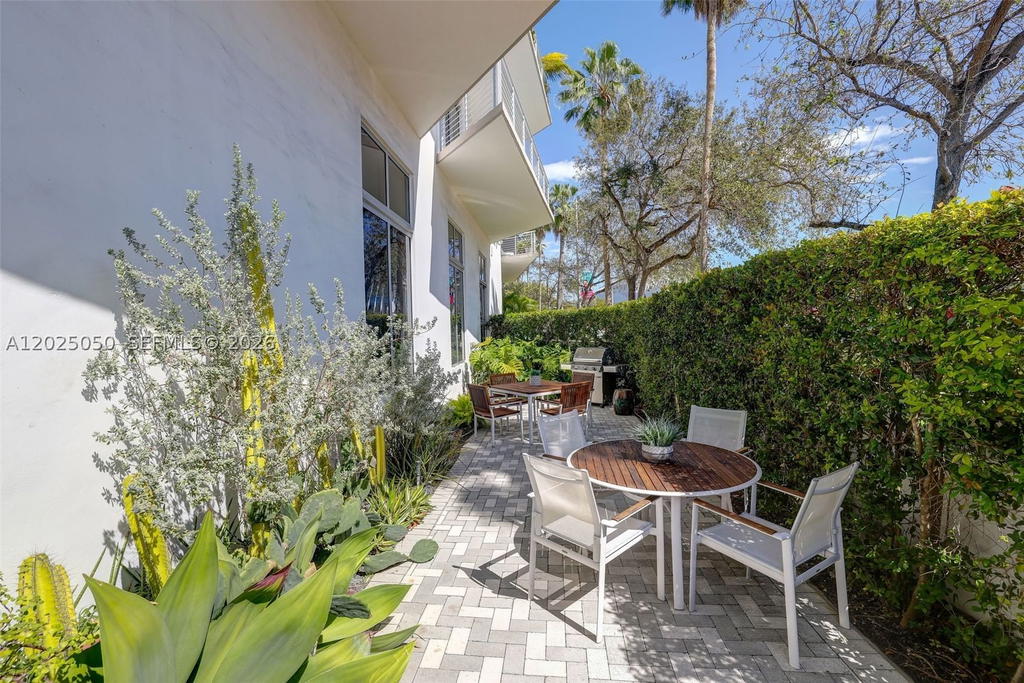 Real estate property located at 2001 Meridian Ave #101, Miami-dade, The Meridian Condo, Miami Beach, FL