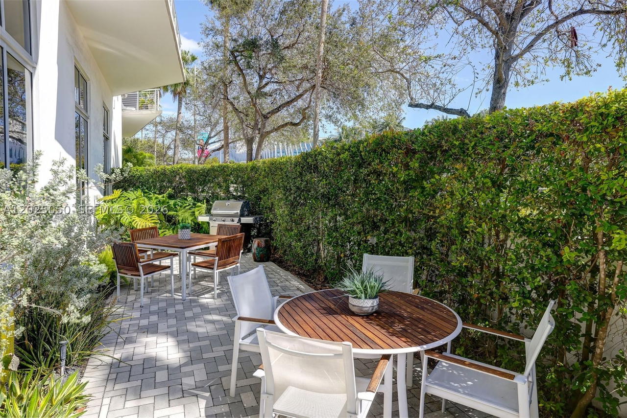 Real estate property located at 2001 Meridian Ave #101, Miami-dade, The Meridian Condo, Miami Beach, FL
