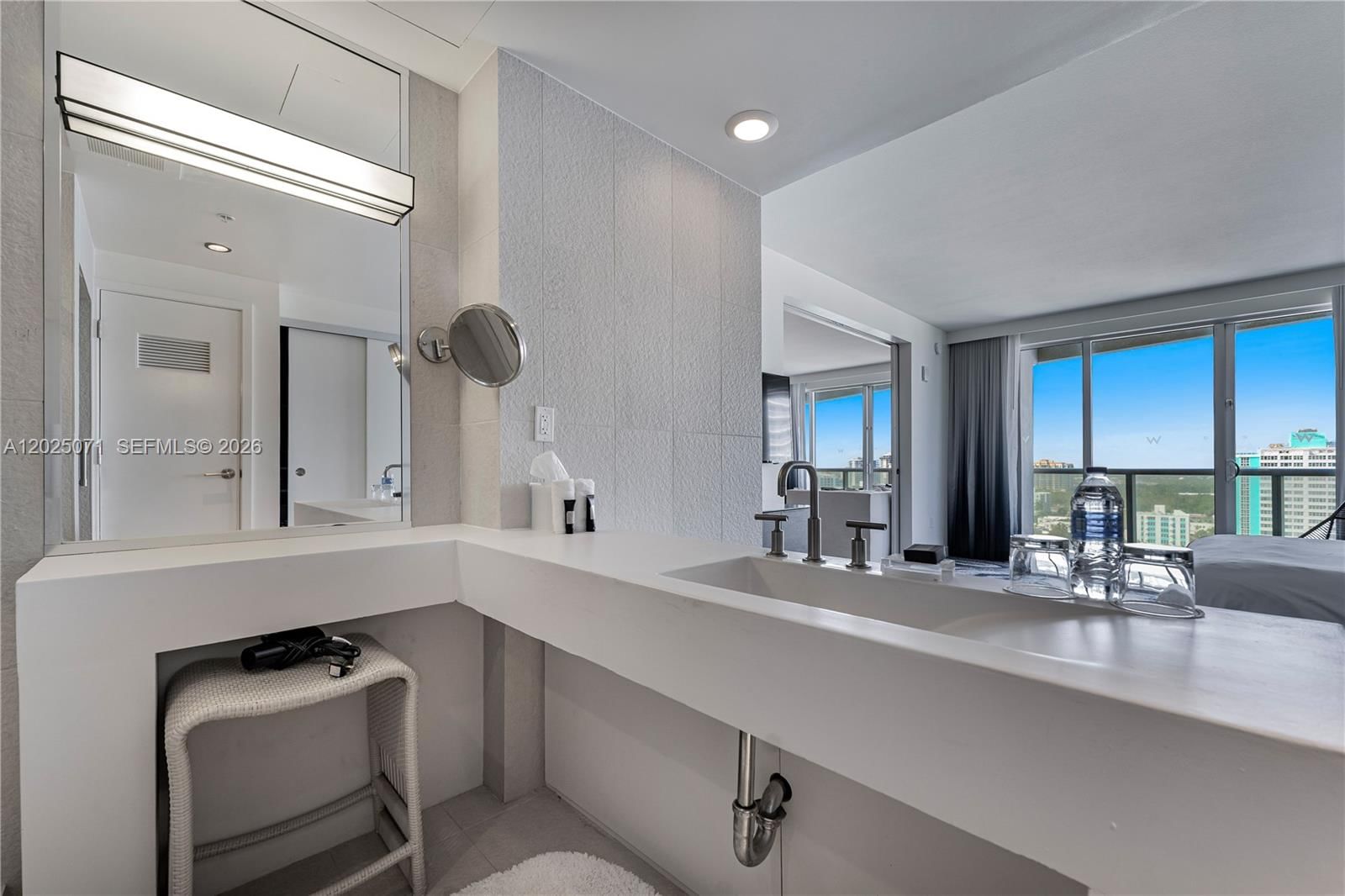 Real estate property located at 3101 Bayshore Dr #1402, Broward, Fort Lauderdale Residence, Fort Lauderdale, FL