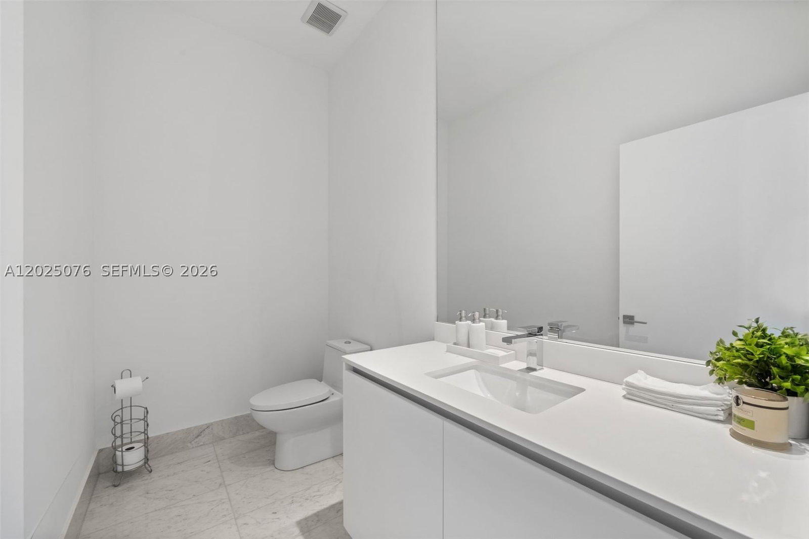Real estate property located at 650 32nd St BH4, Miami-dade, Paraiso Bay Condo, Miami, FL