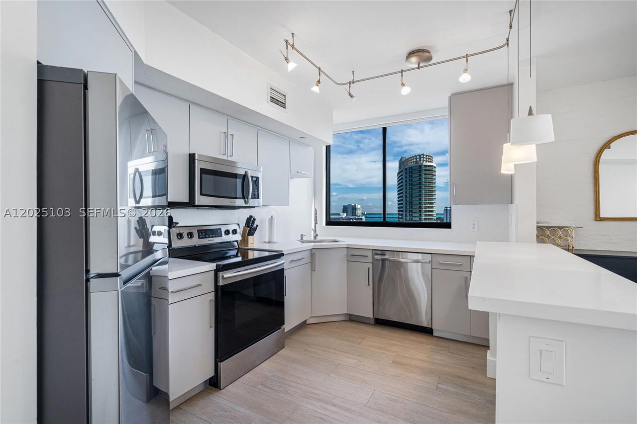 Real estate property located at 1330 West Ave #2107, Miami-dade, The Waverly At South Beac, Miami Beach, FL