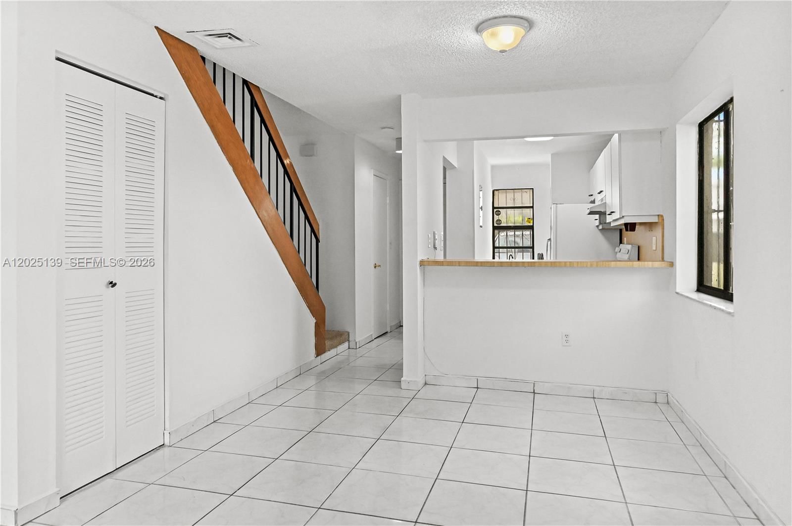Real estate property located at 2433 52nd Pl #8-1, Miami-dade, Villas Of Westland Condo, Hialeah, FL