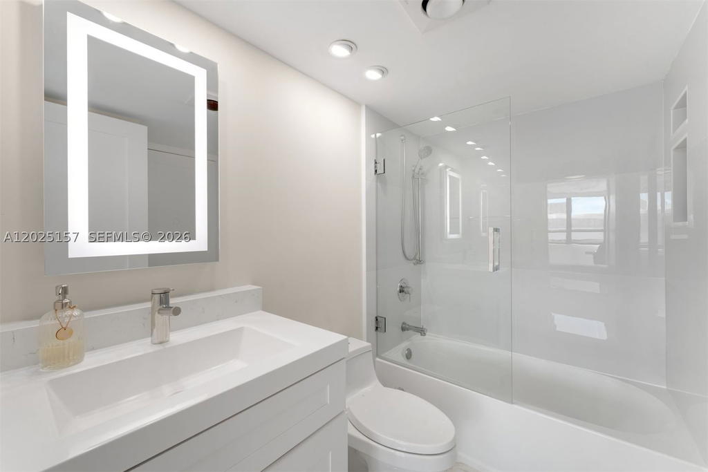 Real estate property located at 3 Grove Isle Dr C803, Miami-dade, Grove Isle Condo, Miami, FL