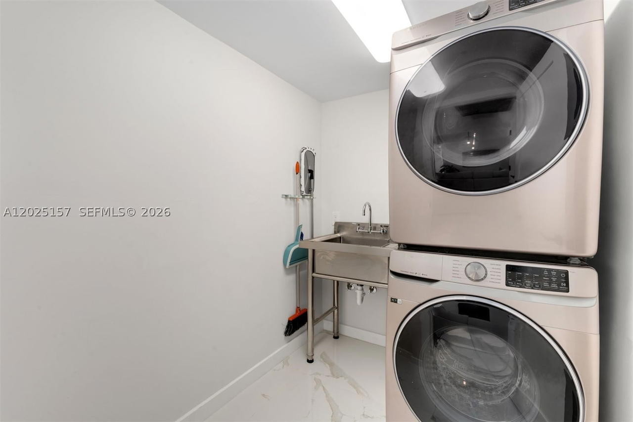 Real estate property located at 3 Grove Isle Dr C803, Miami-dade, Grove Isle Condo, Miami, FL