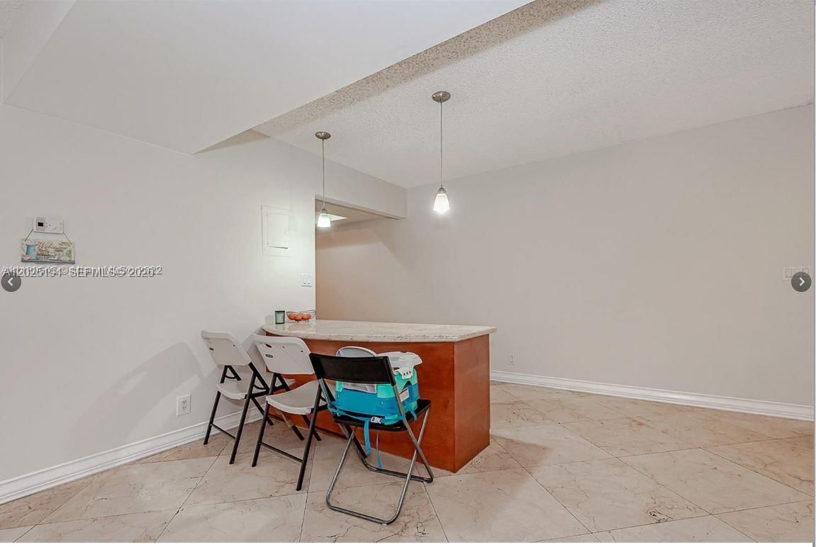 Real estate property located at 4000 Hills Dr #29, Broward, Emerald Hills C C Apts Co, Hollywood, FL