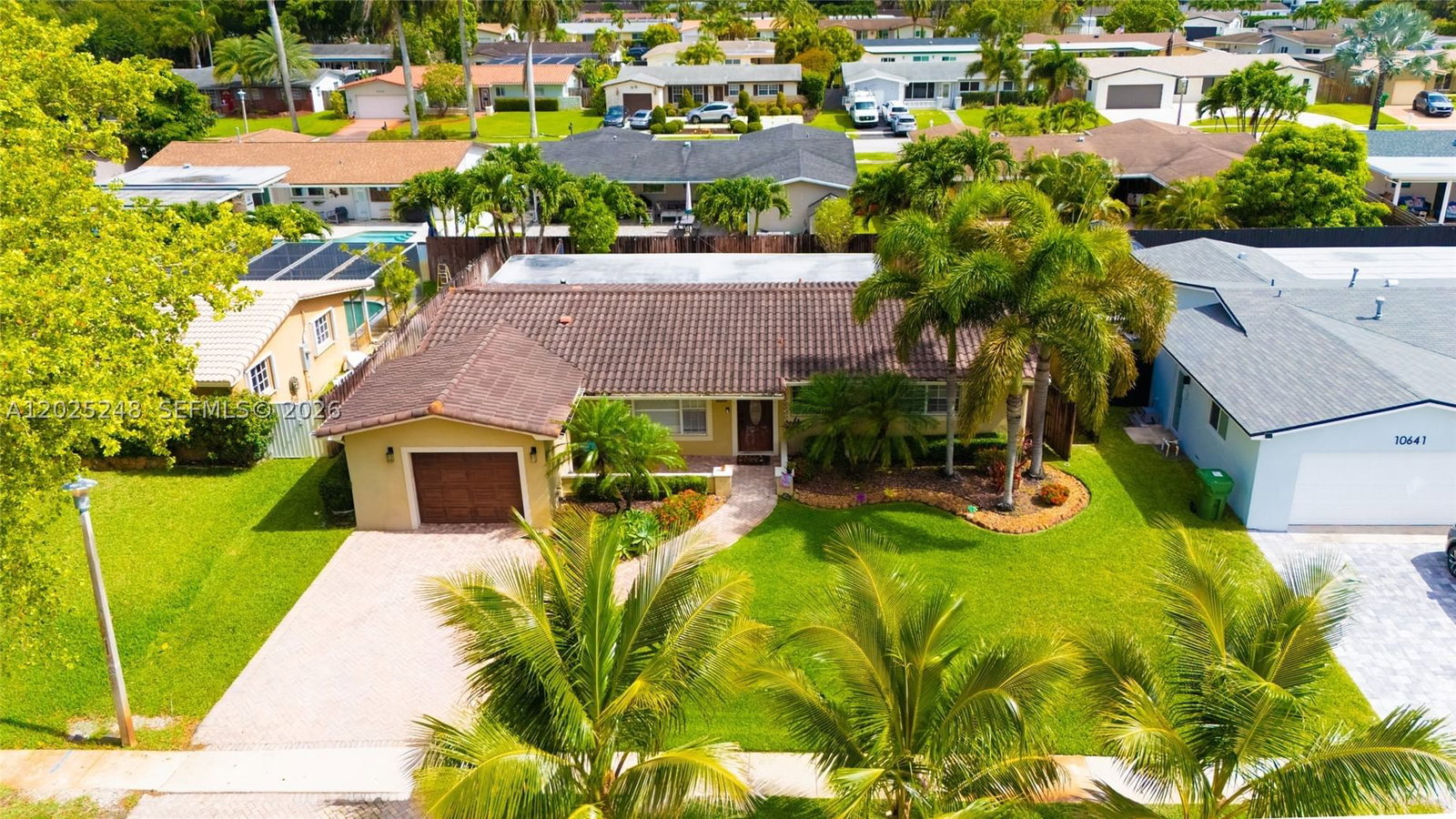 Real estate property located at 10651 19th Pl, Broward, Pembroke Lakes Sec 1, Pembroke Pines, FL