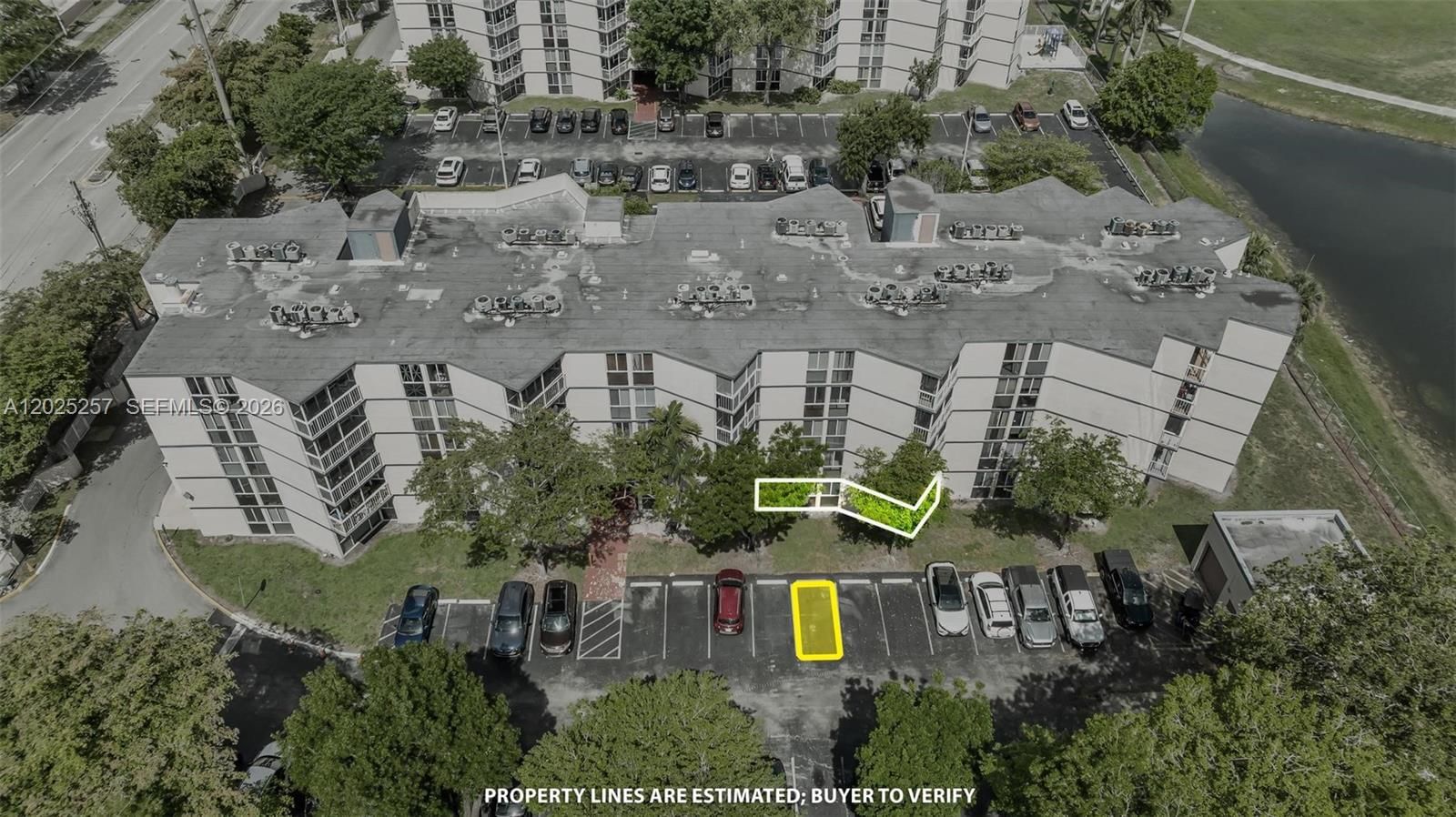Real estate property located at 6955 186th St F102, Miami-dade, Las Brisas@ Country Club, Hialeah, FL