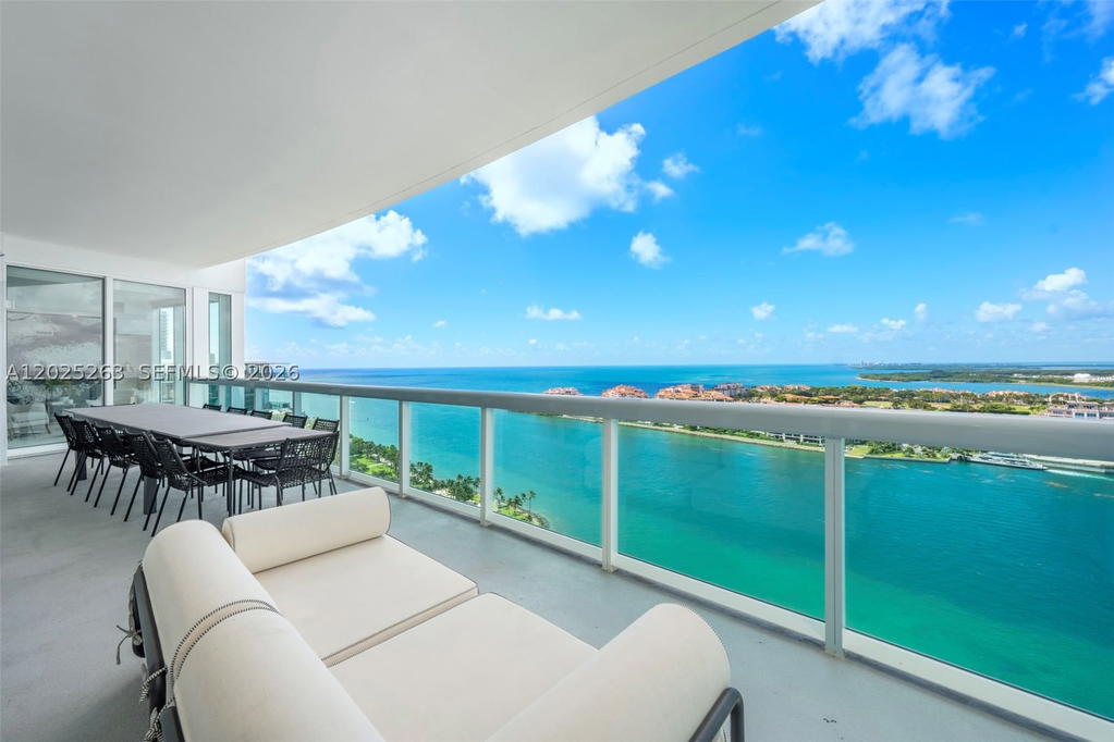 Real estate property located at 1000 Pointe Dr #2803, Miami-dade, Murano At Portofino Condo, Miami Beach, FL