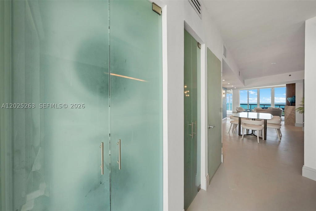 Real estate property located at 1000 Pointe Dr #2803, Miami-dade, Murano At Portofino Condo, Miami Beach, FL