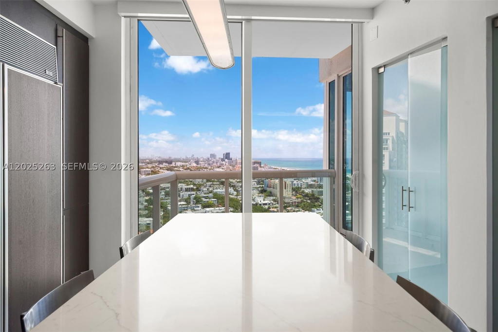 Real estate property located at 1000 Pointe Dr #2803, Miami-dade, Murano At Portofino Condo, Miami Beach, FL