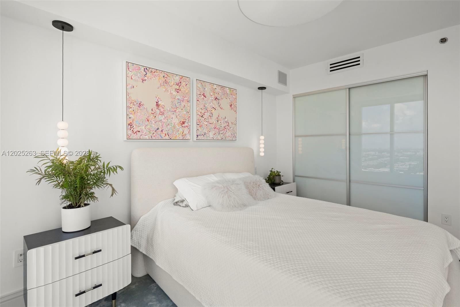 Real estate property located at 1000 Pointe Dr #2803, Miami-dade, Murano At Portofino Condo, Miami Beach, FL