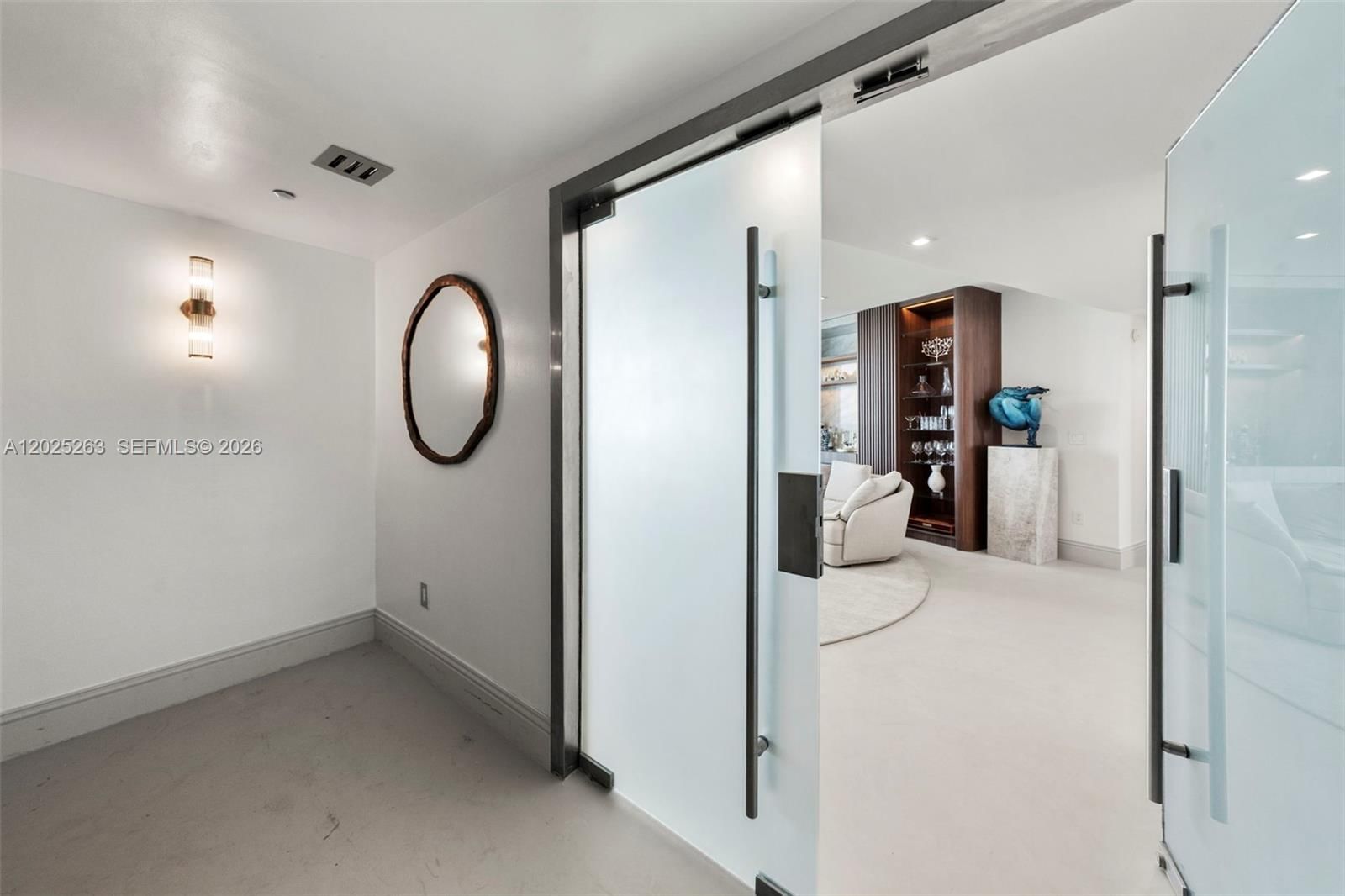 Real estate property located at 1000 Pointe Dr #2803, Miami-dade, Murano At Portofino Condo, Miami Beach, FL