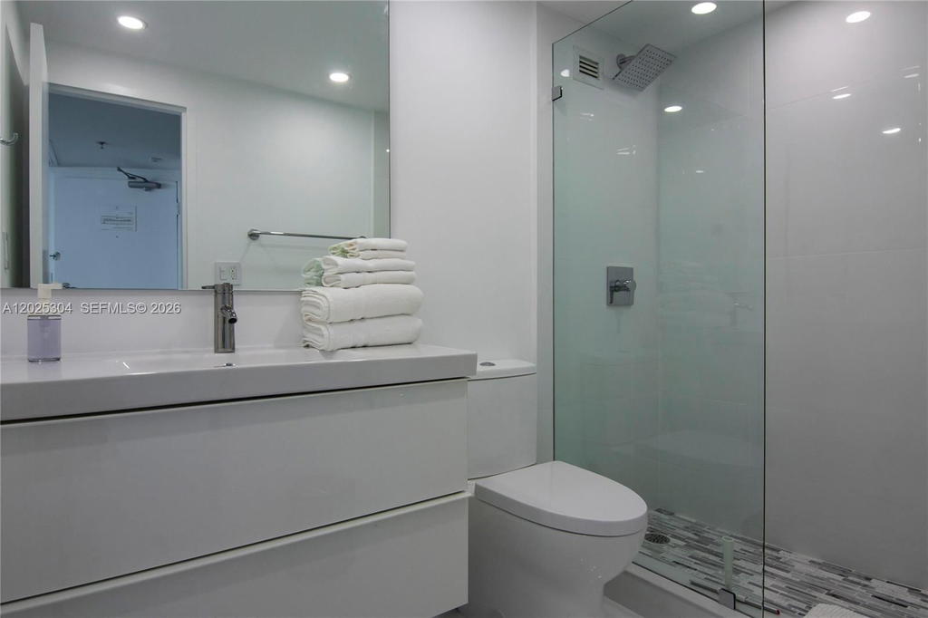 Real estate property located at 5445 Collins Ave #1730, Miami-dade, Castle Beach Club Condo, Miami Beach, FL