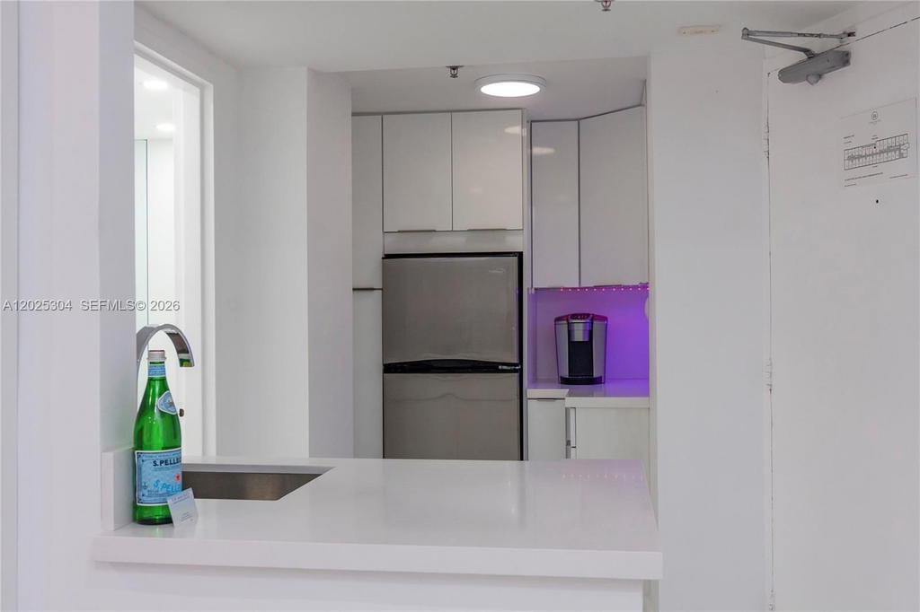 Real estate property located at 5445 Collins Ave #1730, Miami-dade, Castle Beach Club Condo, Miami Beach, FL